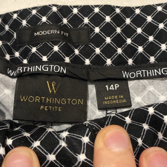 Worthington Black & White Checkered Capri Pants Pattern Dress Slacks - Size 14P - Picture 2 of 3